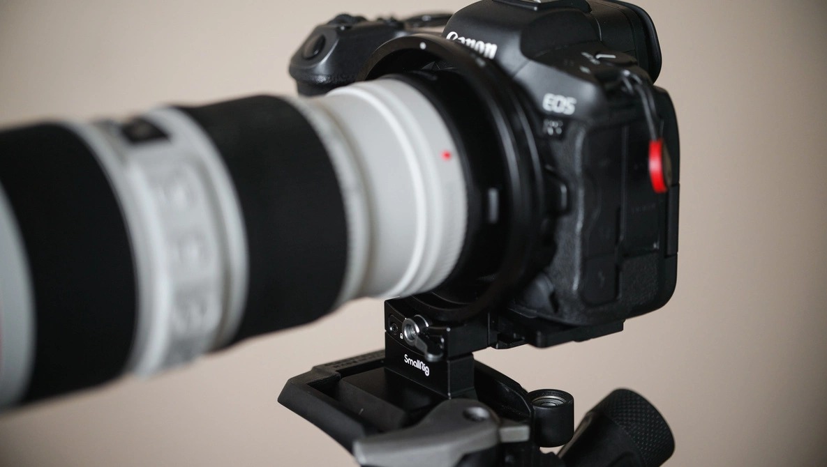 Review Thực Tế Ngàm Xoay Ngang Dọc SmallRig: Lý do mình mua phụ kiện này cho Canon R5